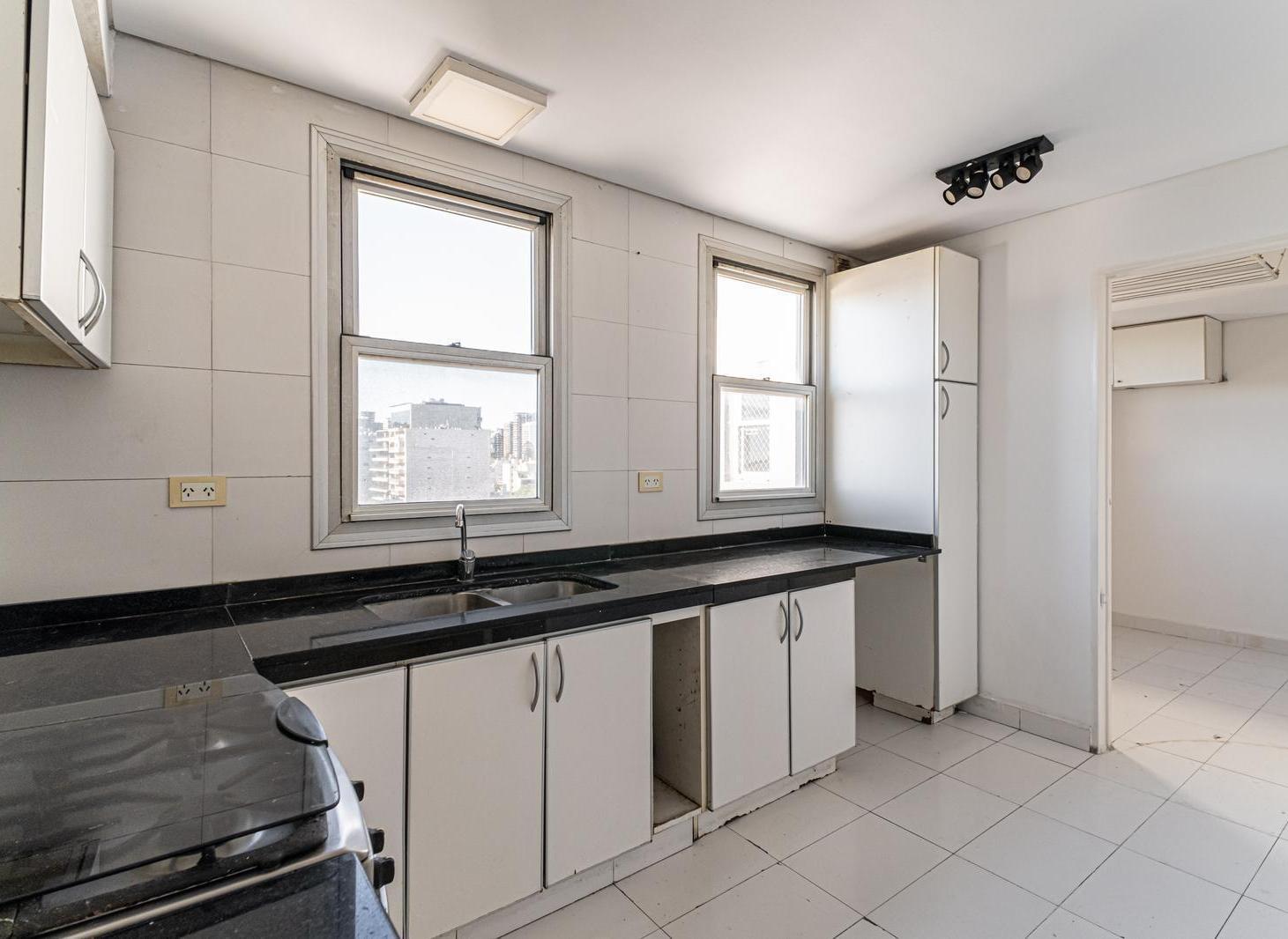 Foto de VENTA 4 AMB LIBERTADOR CON COCHERA AMENITIES MUY LUMINOSO, imagen 4
