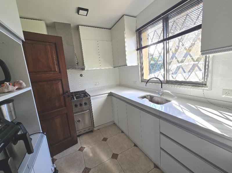 Foto de CASA VENTA INGENIERO MASCHWITZ s/TERRENO 1400 mts EXC. UBIC. PASEO, imagen 3