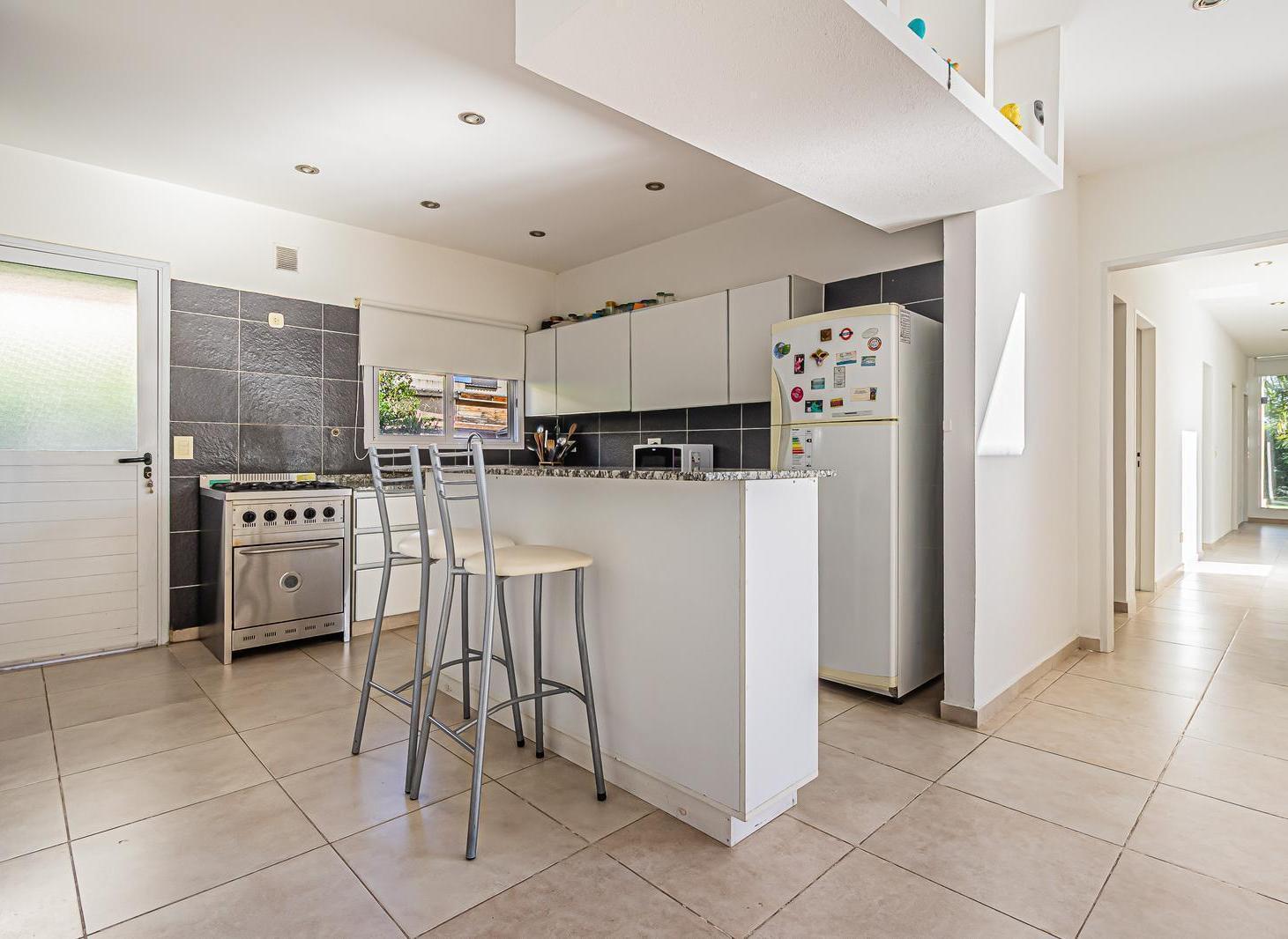 Foto de Casa en Venta en El Cantón, Escobar – 4 Dormitorios, Pileta y Parque, imagen 4