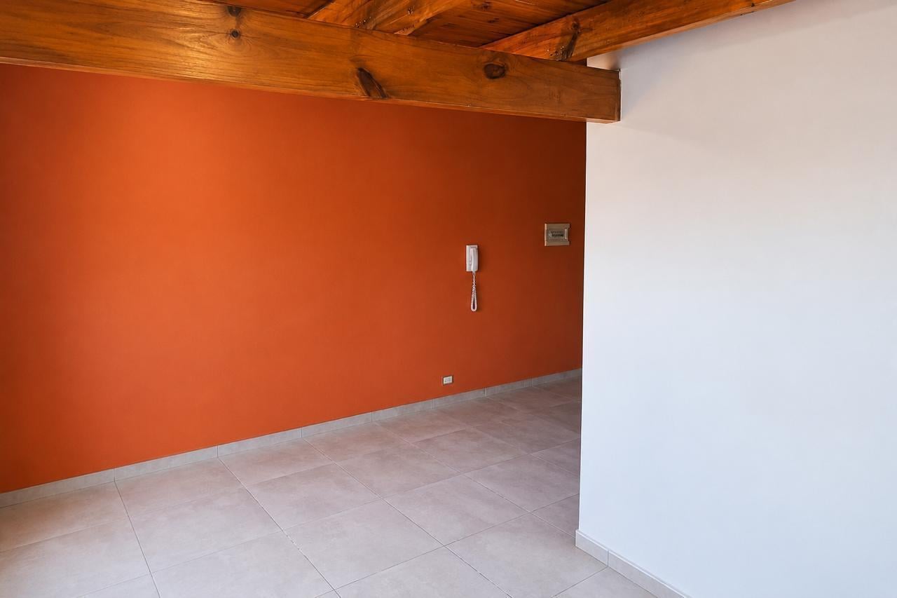 Foto de Departamento 2 ambientes en Villa Ballester tipo loft con patio, imagen 2