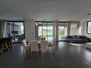 Foto de Barrio El Cantón Islas Casa en venta a la laguna con pileta 2 plantas y, imagen 2