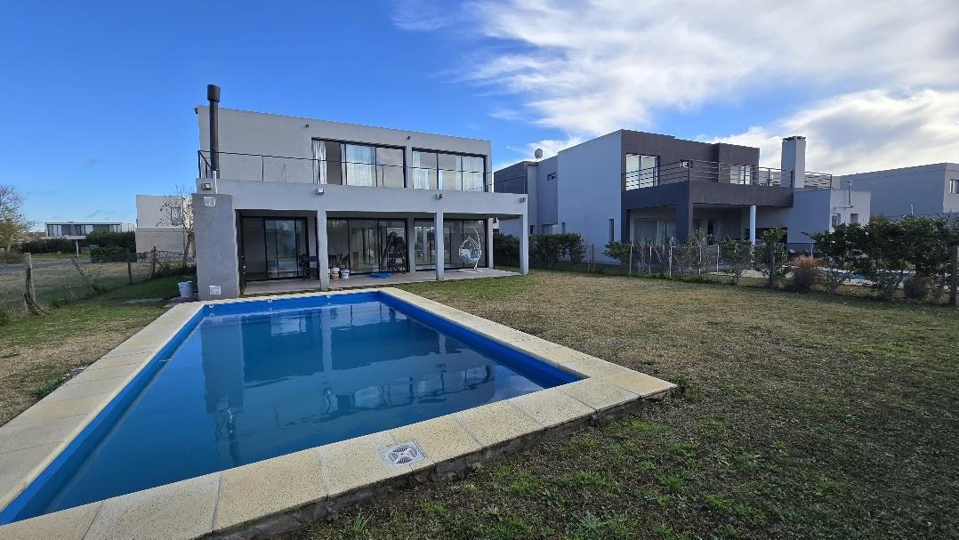 Foto de Puertos del Lago Barrio Vistas Escobar Casa en venta 5 habitaciones, imagen 1