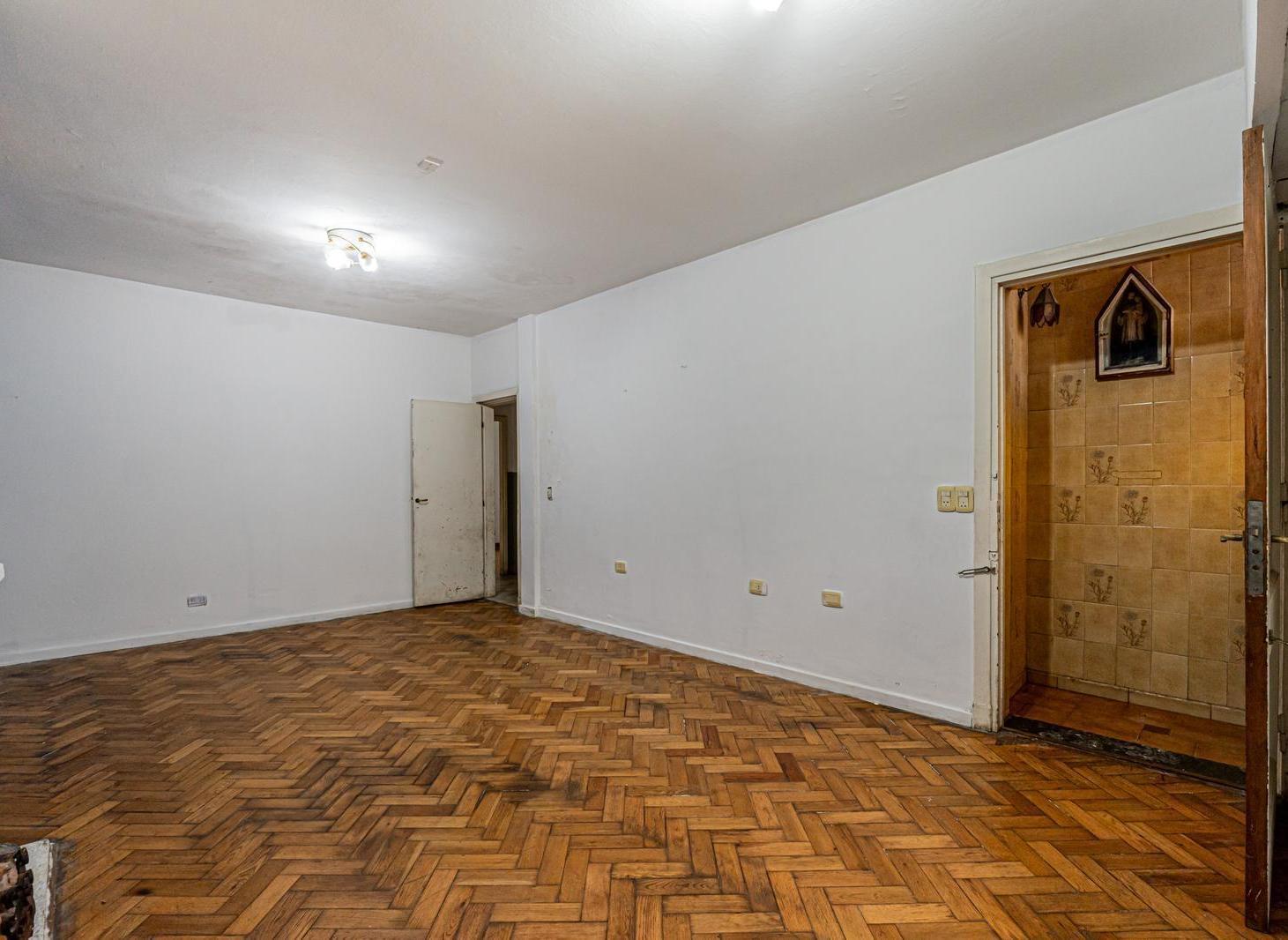 Foto de PH al frente en venta sin expensas con cochera ideal 2 familias, imagen 5