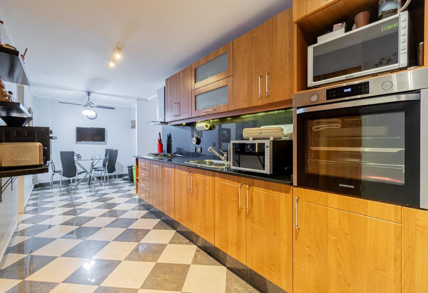 Foto de Departamento piso en Belgrano con cochera, imagen 1