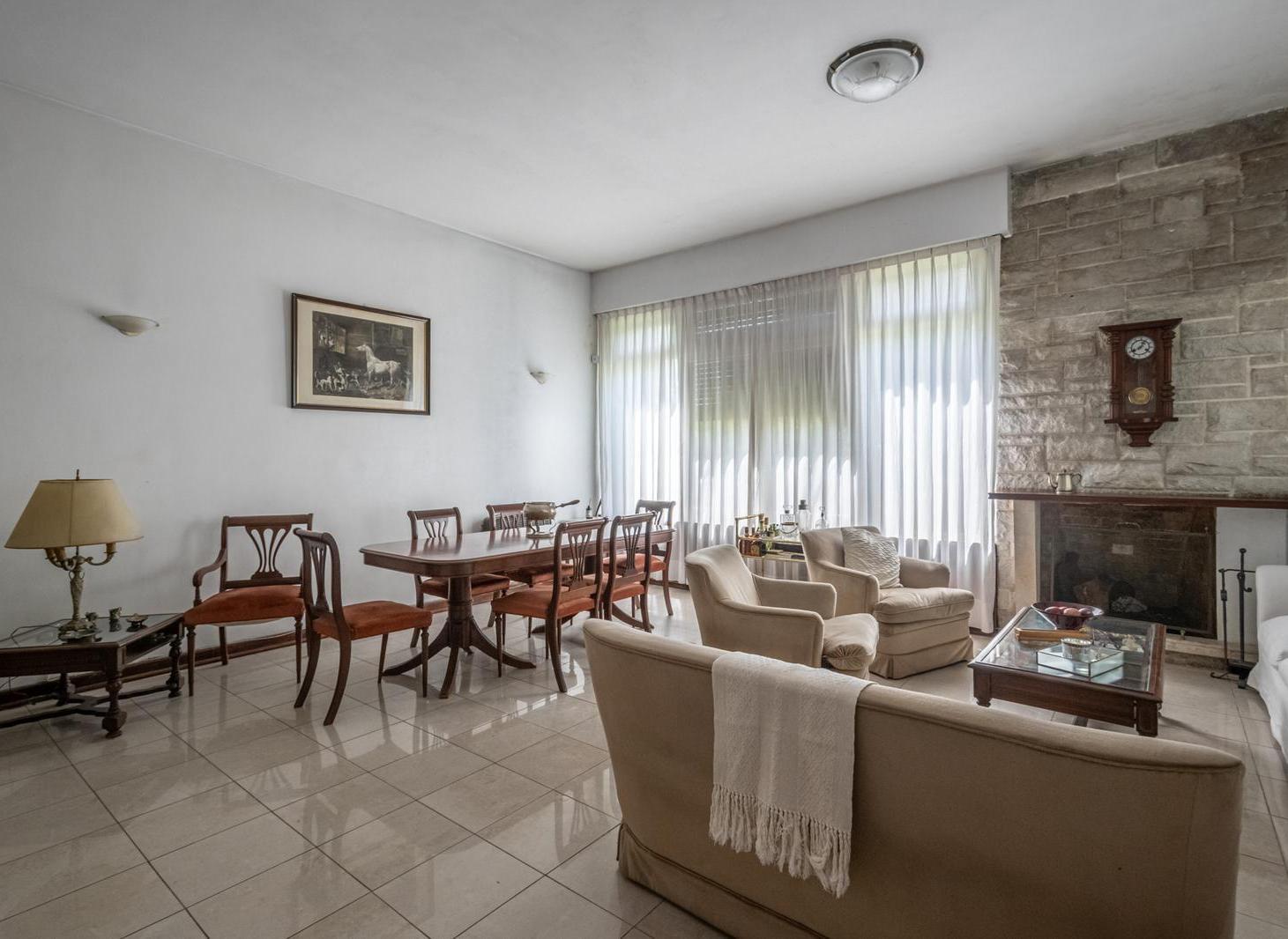 Foto de Casa en venta en San Isidro - 4 DORMITORIOS - JARDIN - PILETA – Barrio, imagen 4