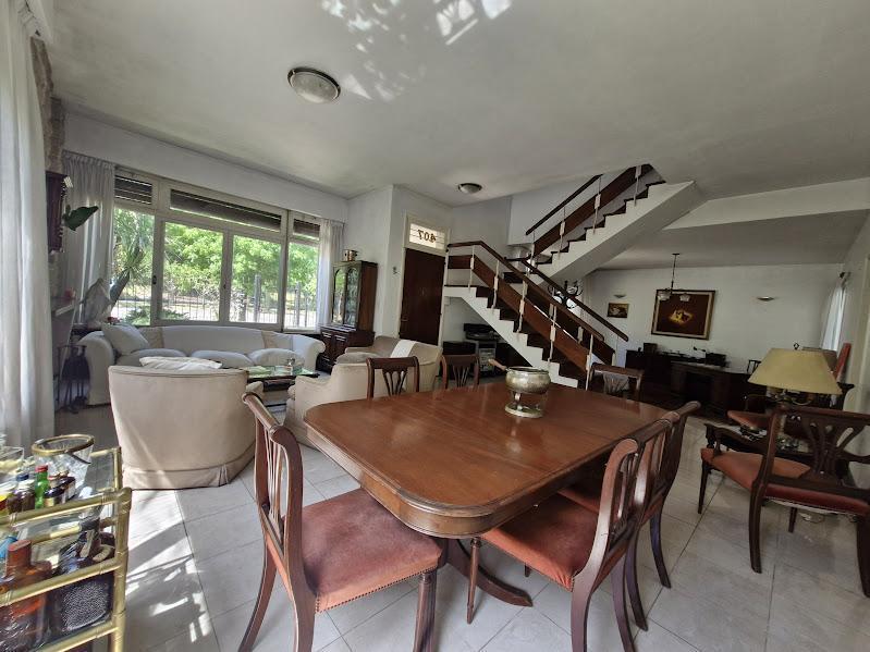 Foto de Casa en venta en San Isidro - 4 DORMITORIOS - JARDIN - PILETA – Barrio, imagen 3