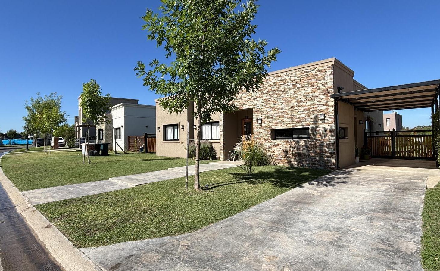 Foto de VENTA CASA 4AMB PILETA AMPLIO LOTE INTERNO CASI NUEVA PILAR DEL ESTE, imagen 4
