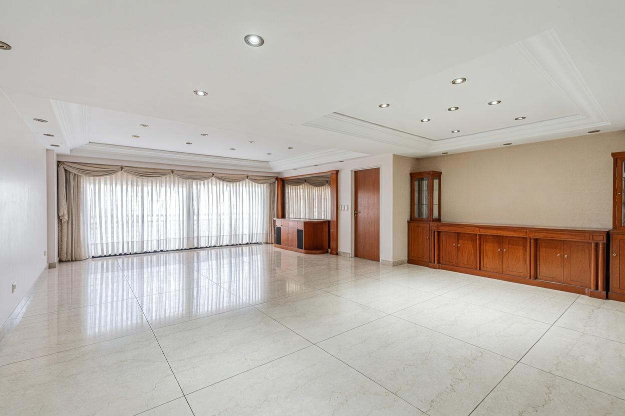 Foto de VENTA DEPARTAMENTO 5 AMBIENTES CON DEPENDENCIA, COCHERA FIJA, PISO, imagen 1
