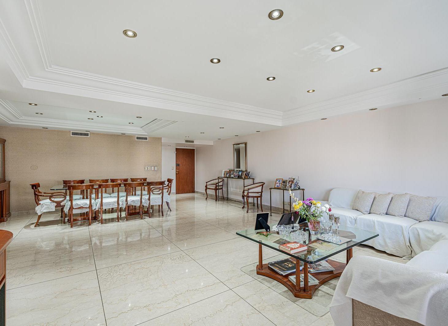 Foto de VENTA DEPARTAMENTO 5 AMBIENTES CON DEPENDENCIA, COCHERA FIJA, PISO, imagen 4