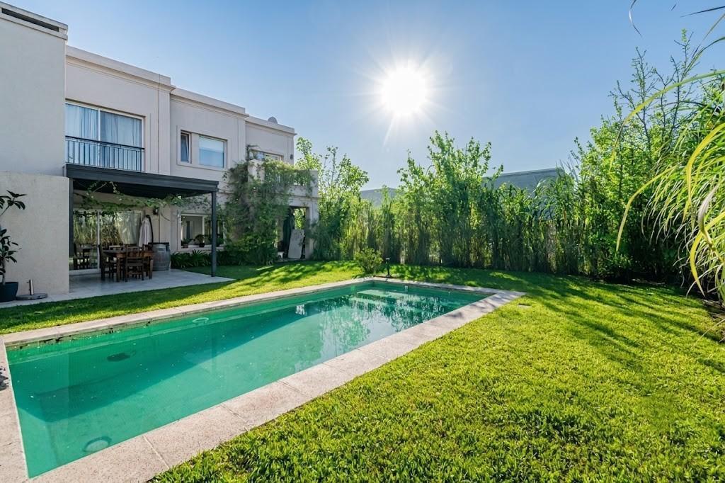 Foto de Venta | Casa con 4 dormitorios en lote interno | Los Alisos, Nordelta, imagen 1