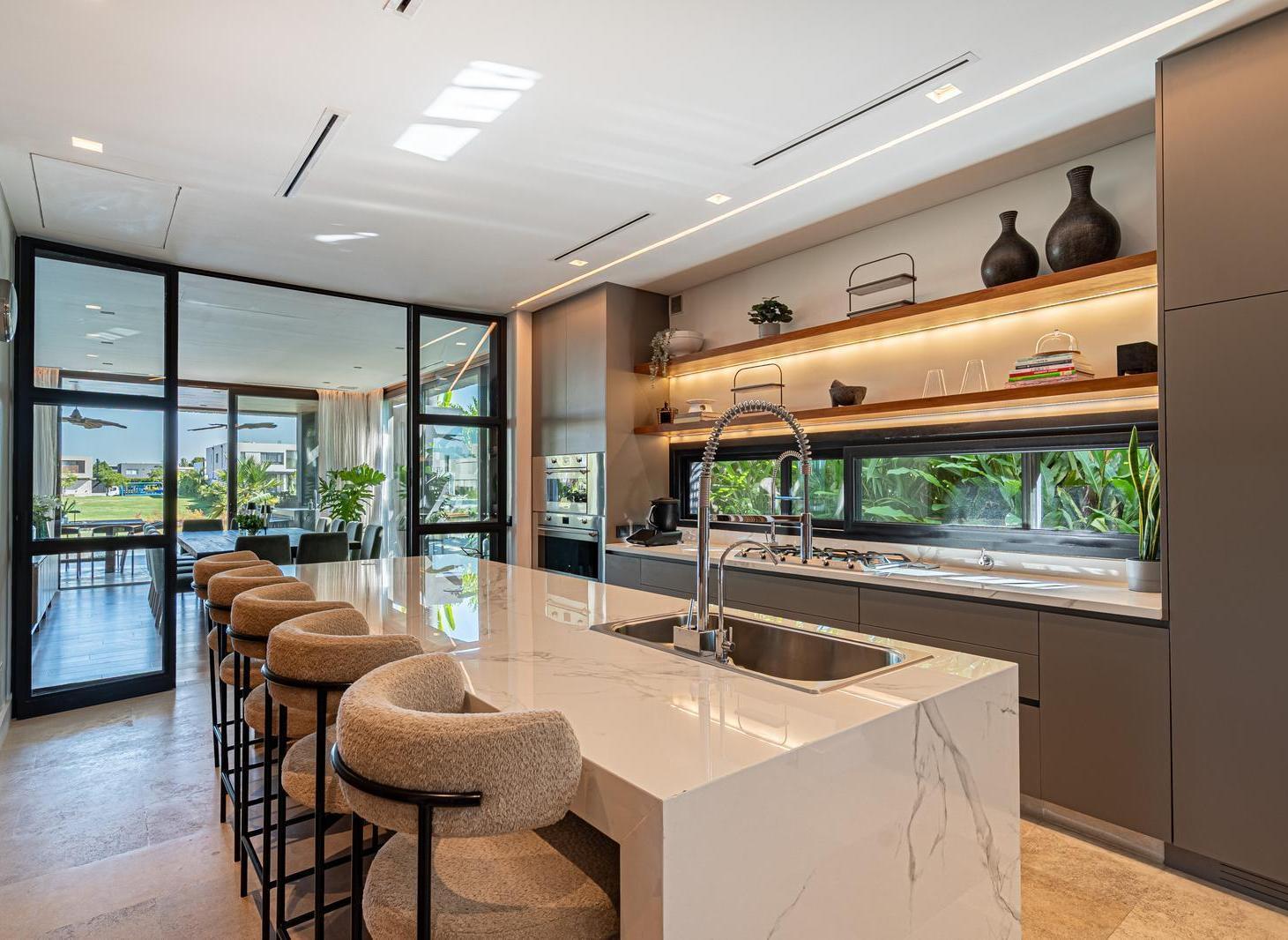Foto de Casa en venta a la laguna en Castaños, Nordelta, Tigre, imagen 1