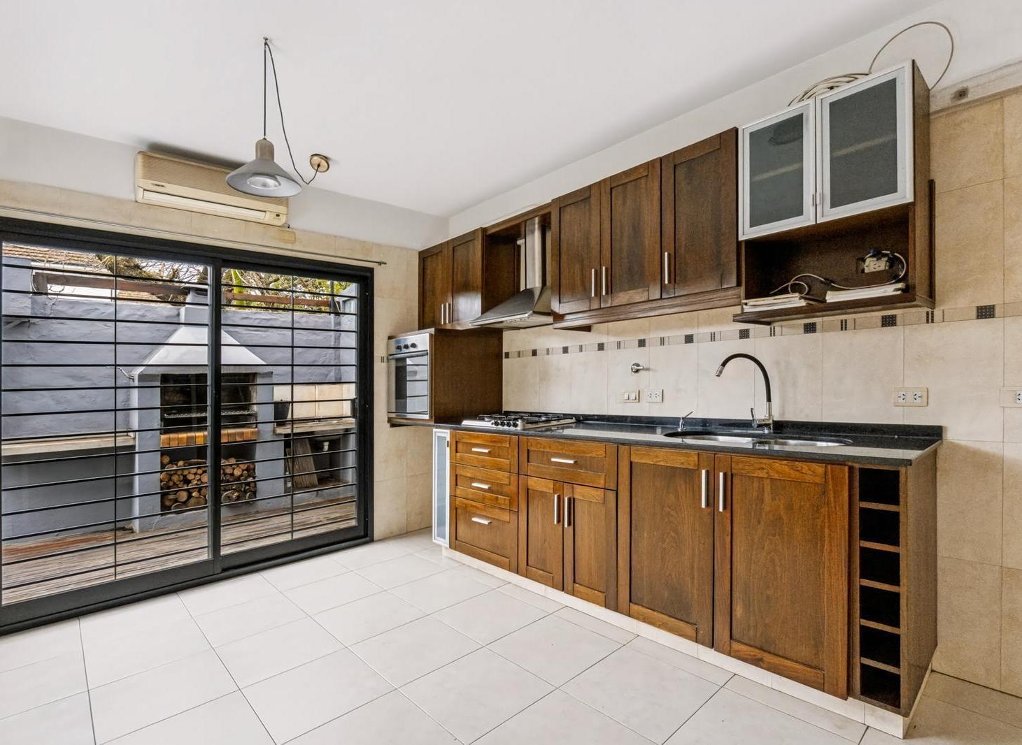 Foto de Exclusivo Dúplex de 4 Ambientes en Olivos: Luz Natural, Cochera y, imagen 3