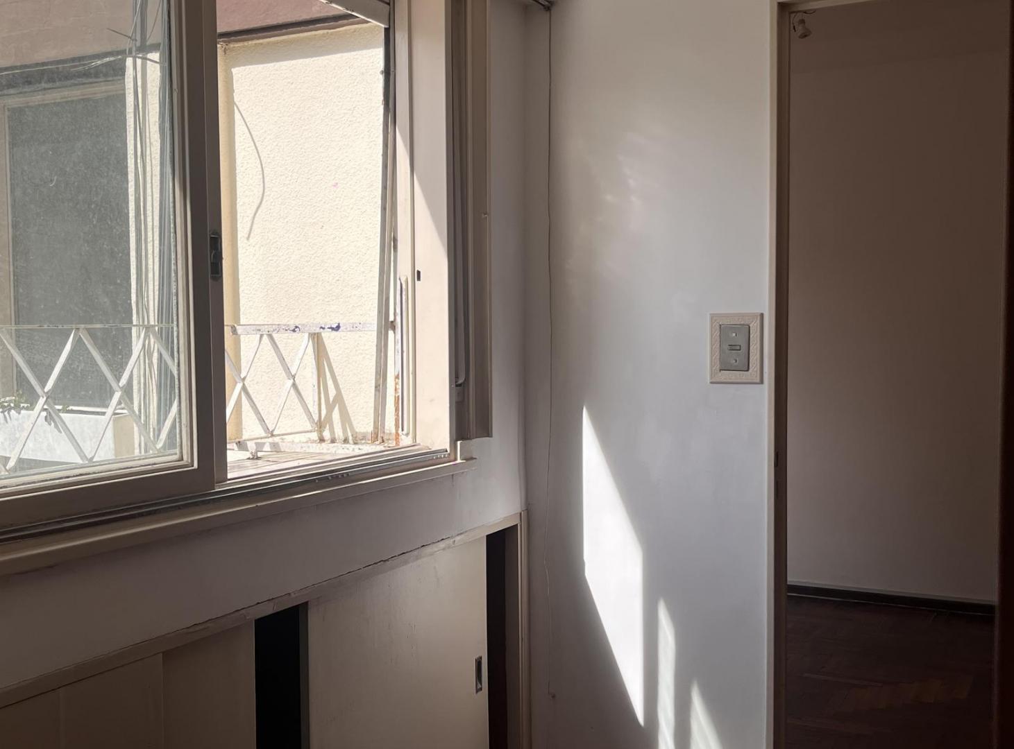Foto de Alquiler Departamento 2 ambientes, luminoso y excelente ventilación, imagen 2