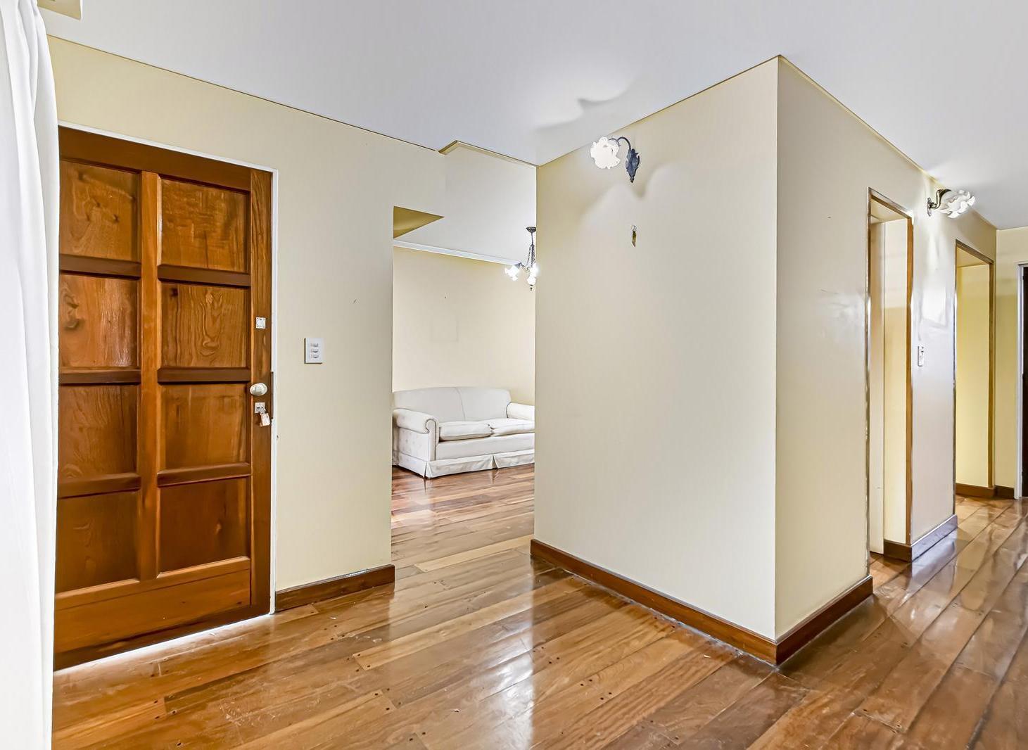 Foto de PH tipo casa sin Expensas, en esquina, 4 Amb con Cochera para 3 Autos y, imagen 1
