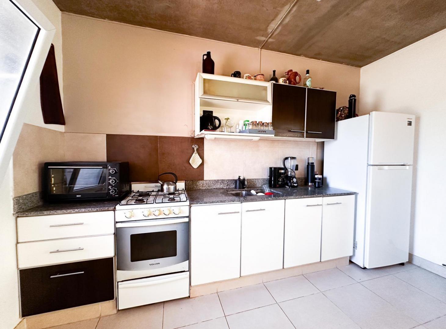 Foto de Casa en venta 4 ambientes, con pileta, parque y parrilla en barrio semi, imagen 2