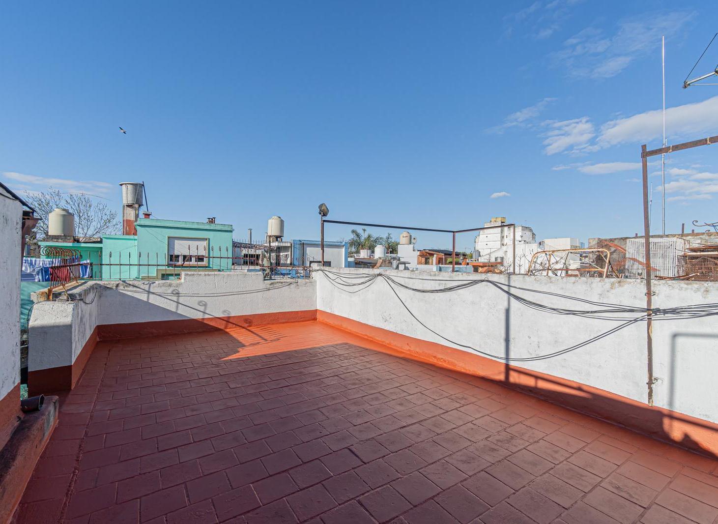 Foto de Casa en Venta 4 Amb Lote Propio con Terraza en Floresta Norte, imagen 3