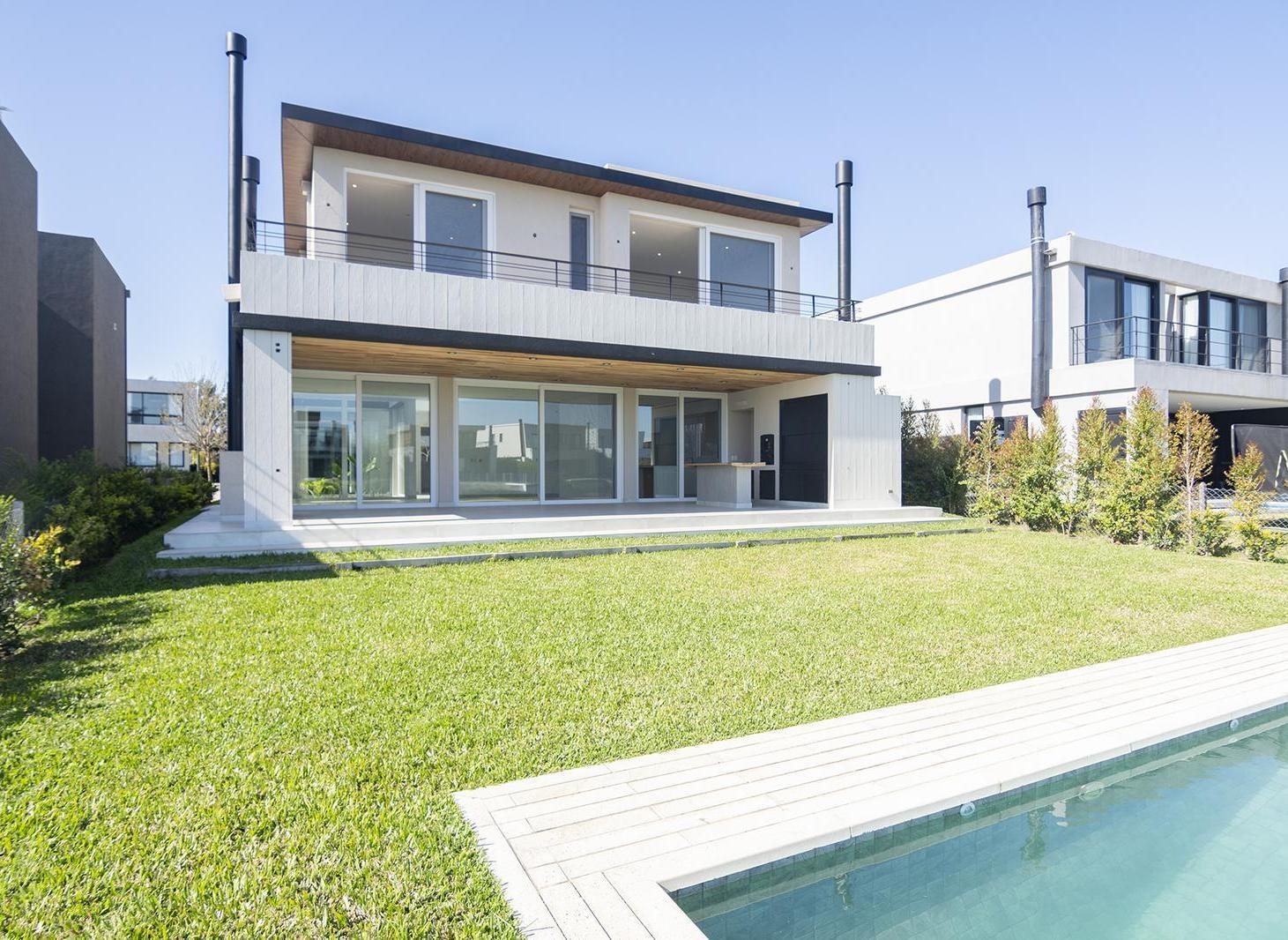 Foto de Casa en venta 8 ambiente en Nordelta, Carpinchos a la laguna, imagen 2