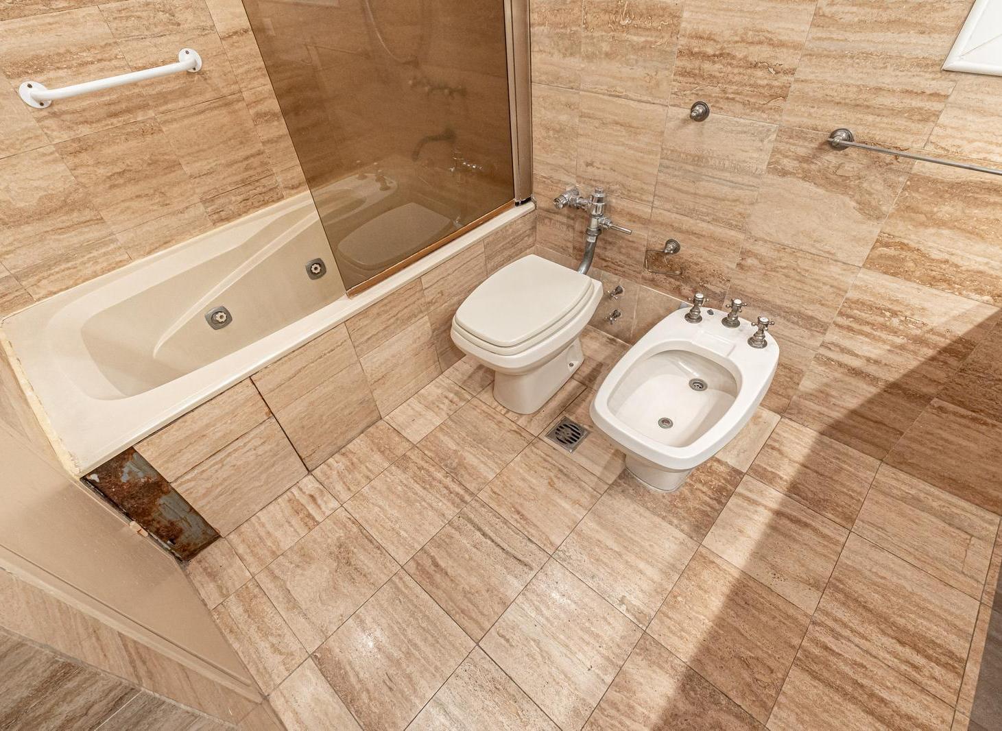 Foto de Departamento en Venta de 5 Ambientes con Dependencia, Cochera y Baulera, imagen 2