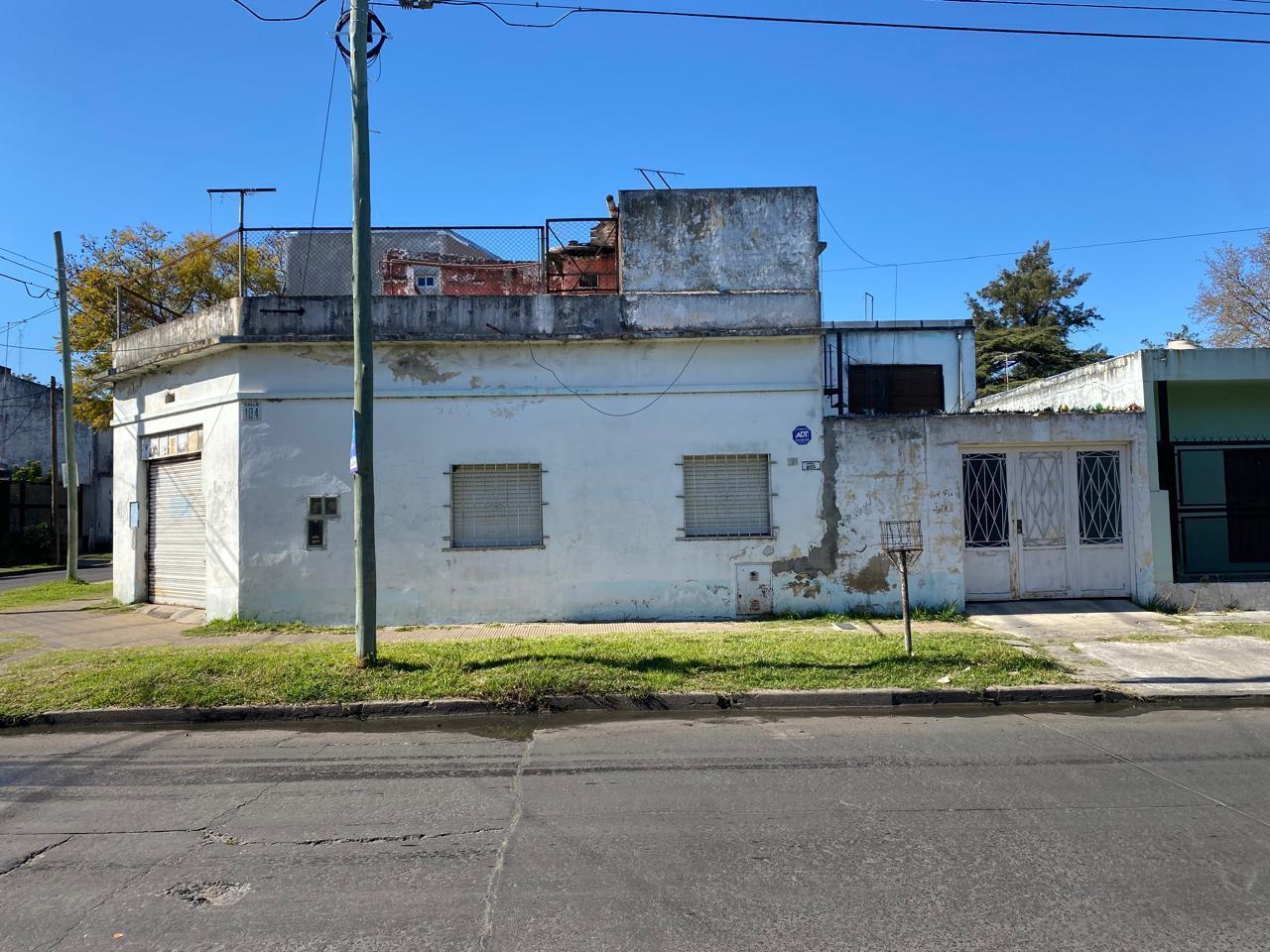 Foto de Lote en Esquina en J. L. Suárez. Doble Vivienda a Refaccionar Local, imagen 1