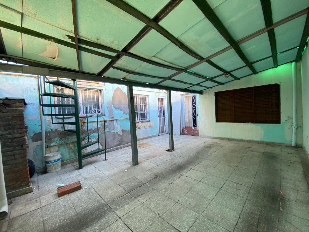 Foto de Lote en Esquina en J. L. Suárez. Doble Vivienda a Refaccionar Local, imagen 4