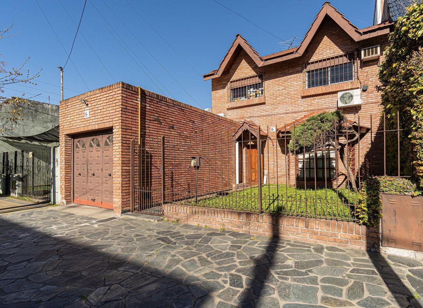 Foto de Chalet en Venta 6 Ambientes Apto Crédito en Ramos Mejía con Cochera y, imagen 4