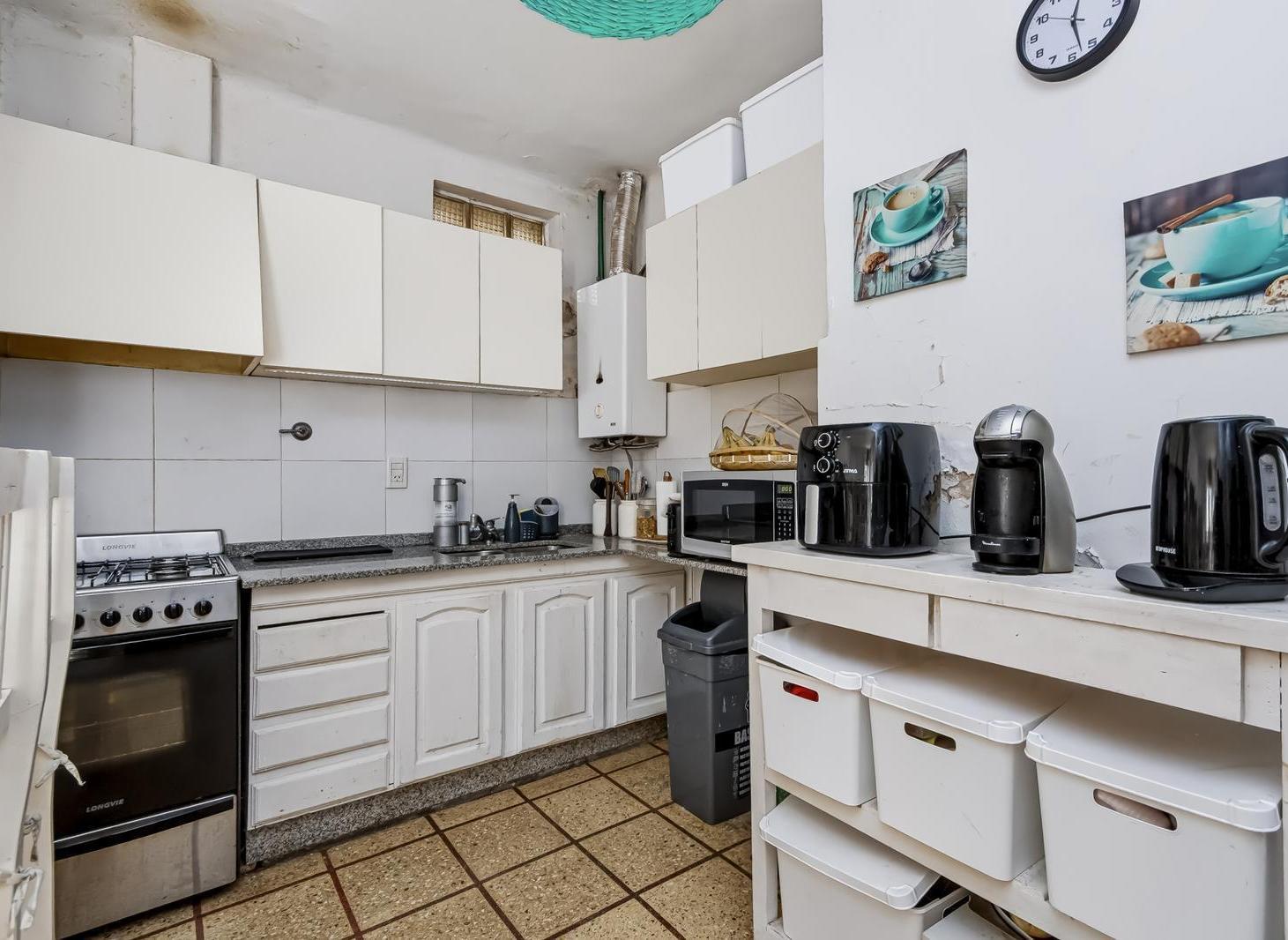 Foto de Venta: Casa de 6 Ambientes| Multifamiliar en San Isidro| Jardin|, imagen 2