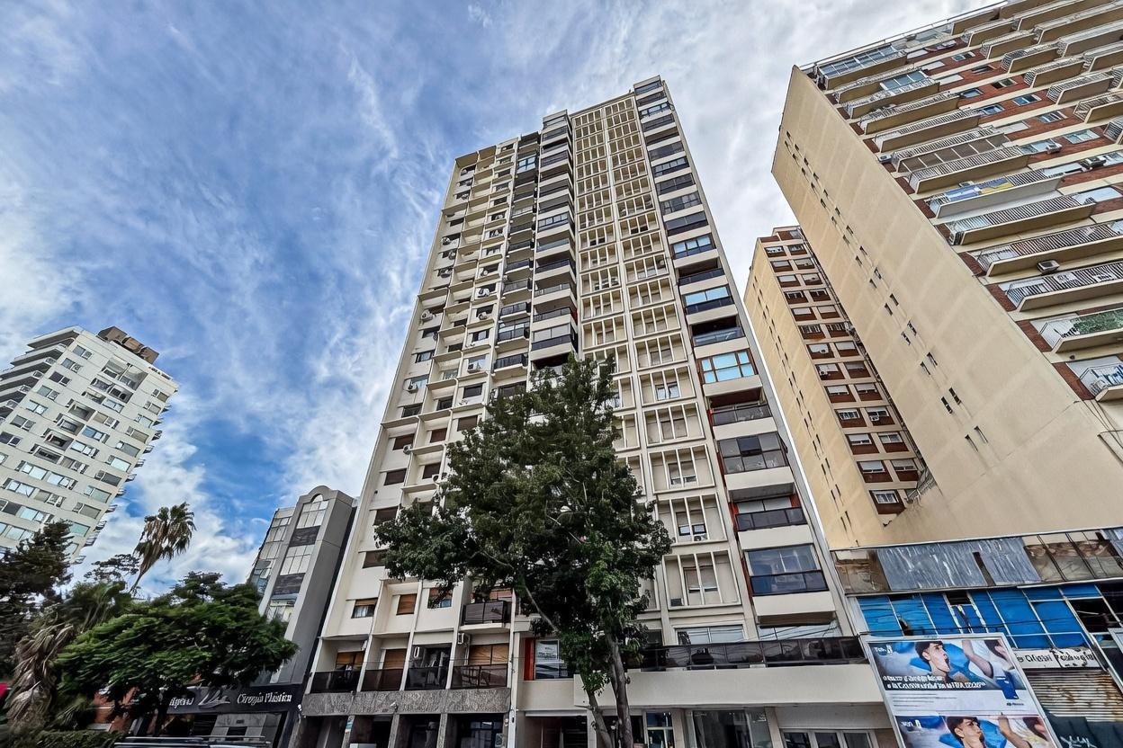 Foto de Venta vista abierta al río piso 19 Av del Libertador a reciclar con, imagen 3