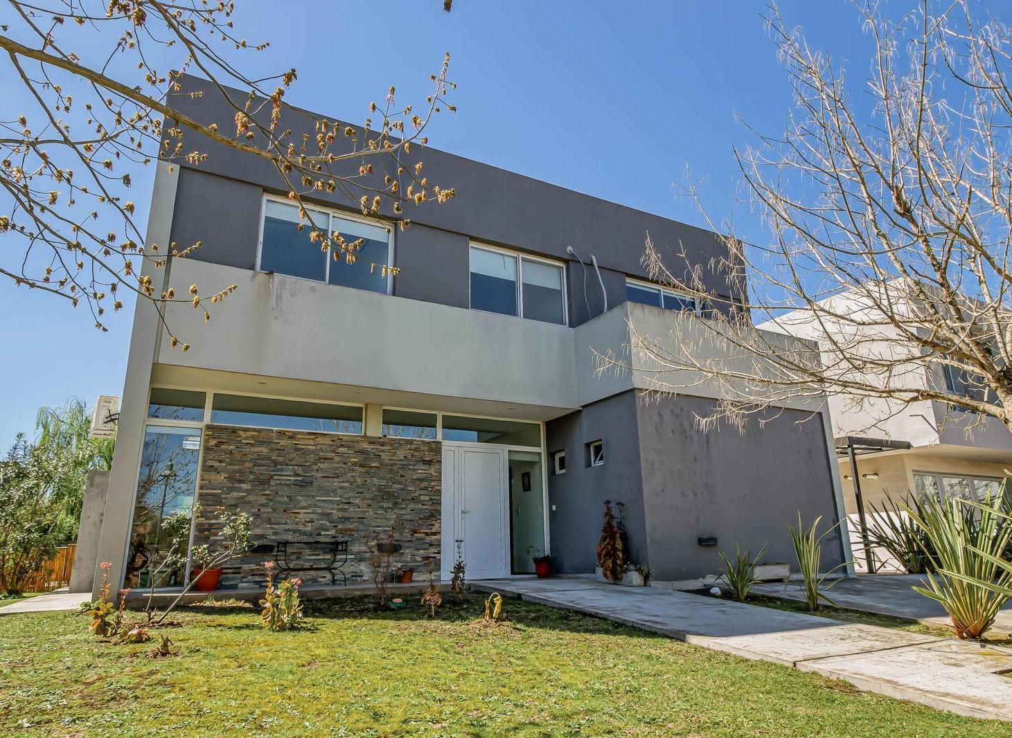 Foto de Casa con 4 dormitorios en lote interno - Los Alisos, imagen 1