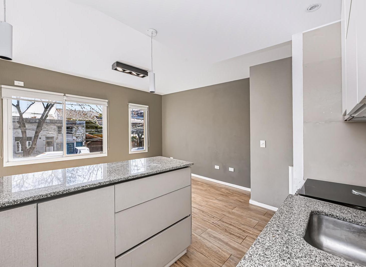 Foto de Departamento Triplex en venta en Florida Vte Lopez, imagen 2