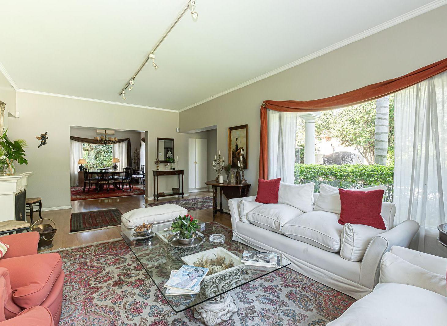 Foto de Venta Moderna Casa 5 dorm. San Isidro, imagen 4