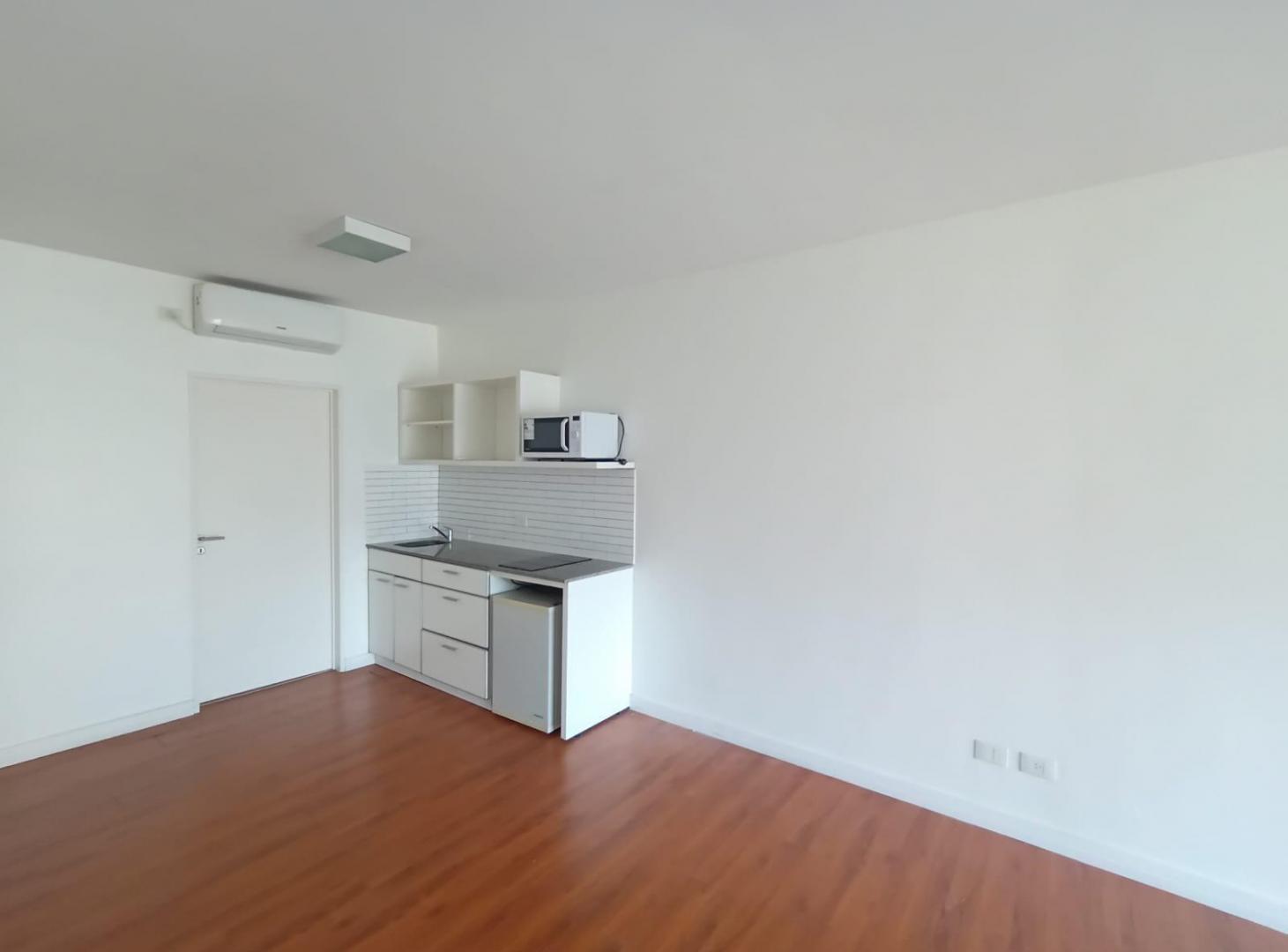 Foto de Alquiler Monoambiente al frente con balcón piso 5 Las Cañitas, imagen 4