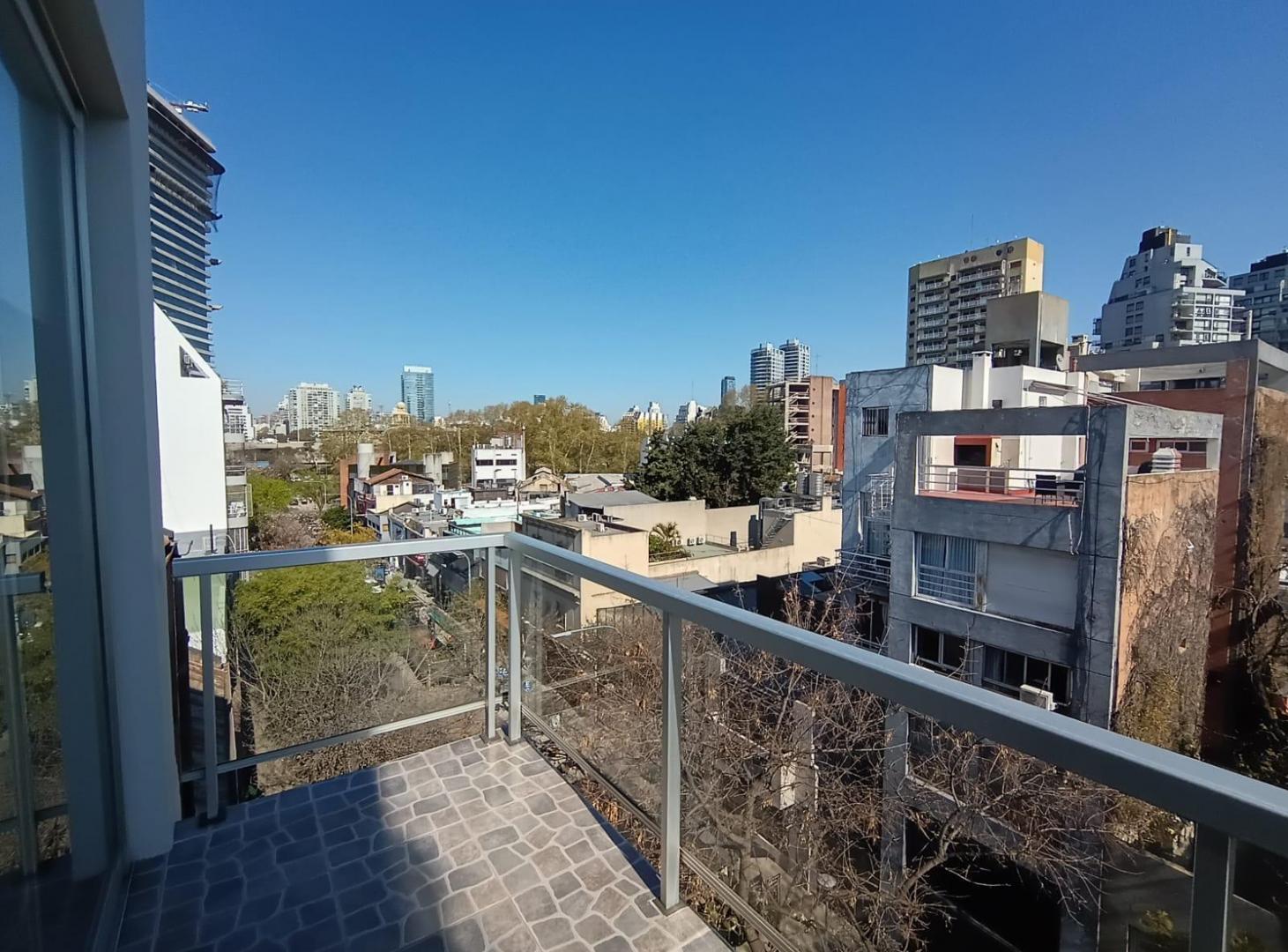 Foto de Alquiler Monoambiente al frente con balcón piso 5 Las Cañitas, imagen 2