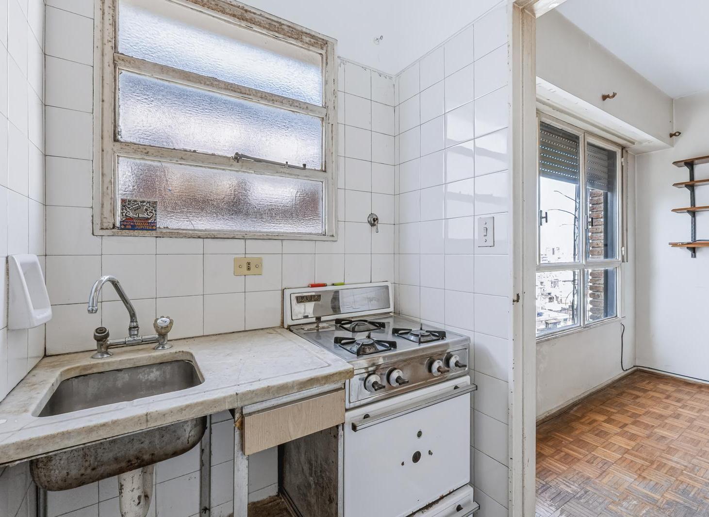Foto de Venta departamento monoambiente con cocina separada. Piso alto, imagen 1