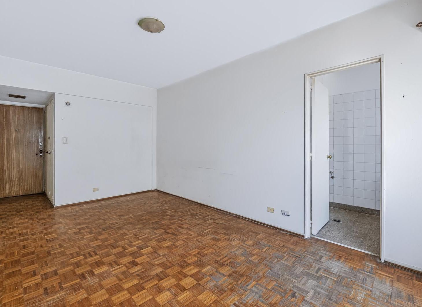 Foto de Venta departamento monoambiente con cocina separada. Piso alto, imagen 3