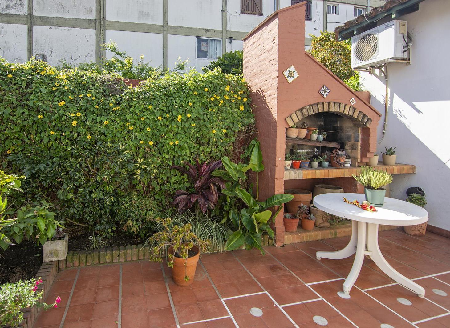 Foto de Ph en Venta de 4 Ambientes, con Patio en La Calabria, San Isidro, imagen 3