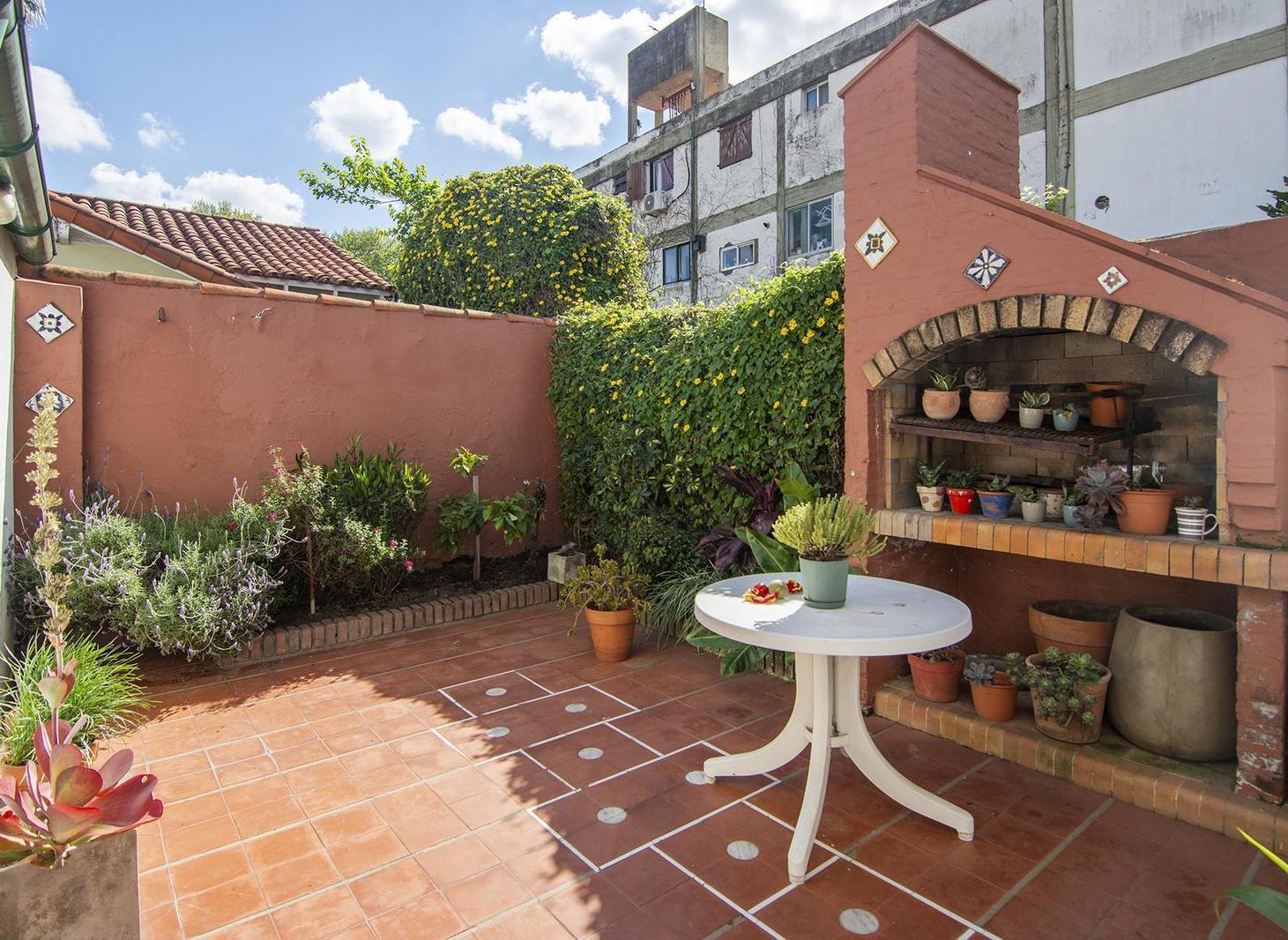Foto de Ph en Venta de 4 Ambientes, con Patio en La Calabria, San Isidro, imagen 1