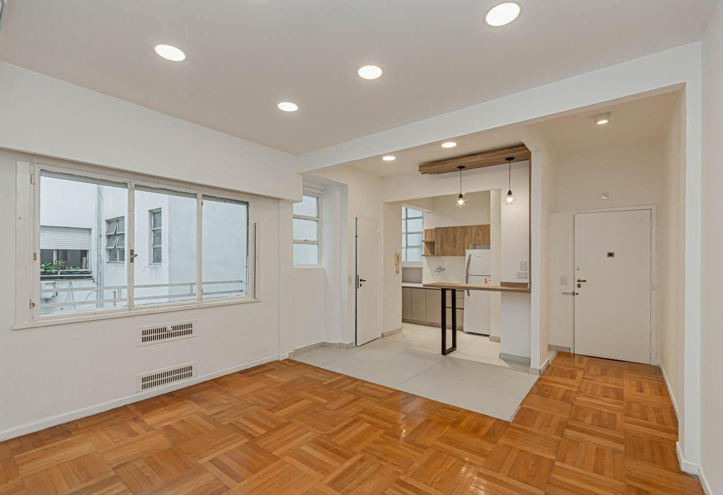 Foto de Venta Departamento 2 amb con dependencia en Retiro, imagen 1