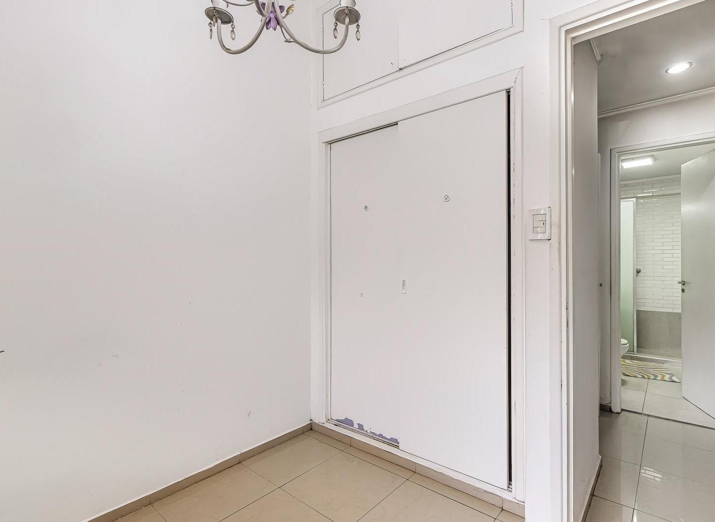 Foto de Venta de Amplia casa de 4 ambientes con patio jardín y cochera cubierta, imagen 1