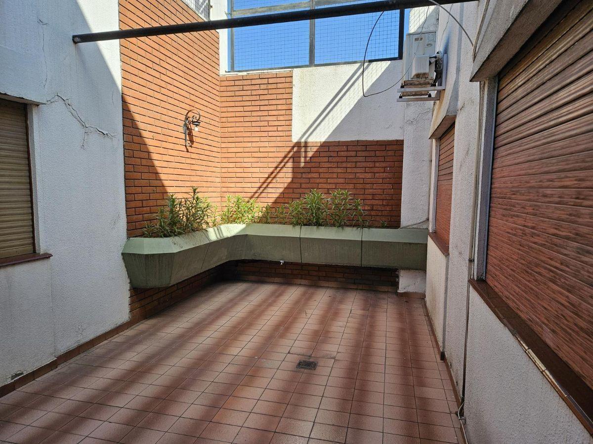 Foto de Casa en Mataderos Venta en Bloque | Casa 4 Amb. + Galpón + Local, imagen 1