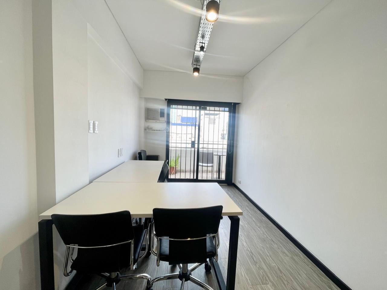 Foto de Oficina en alquiler con balcon San Nicolás, imagen 2