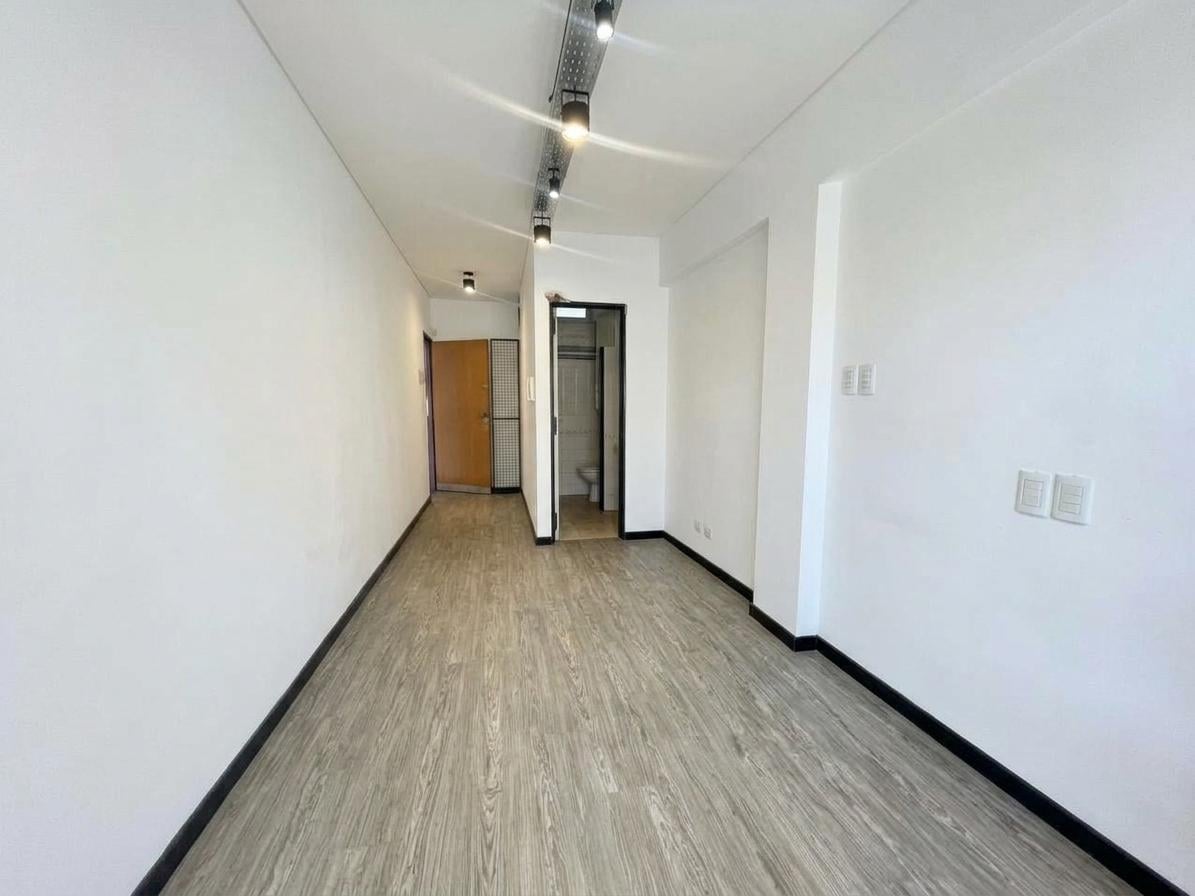 Foto de Oficina en alquiler con balcon San Nicolás, imagen 4