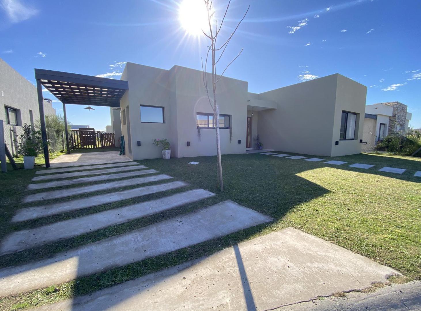 Foto de VENTA CASA 4AMB PILETA PARRILLA LOTE INTERNO OPORTUNIDAD, imagen 3