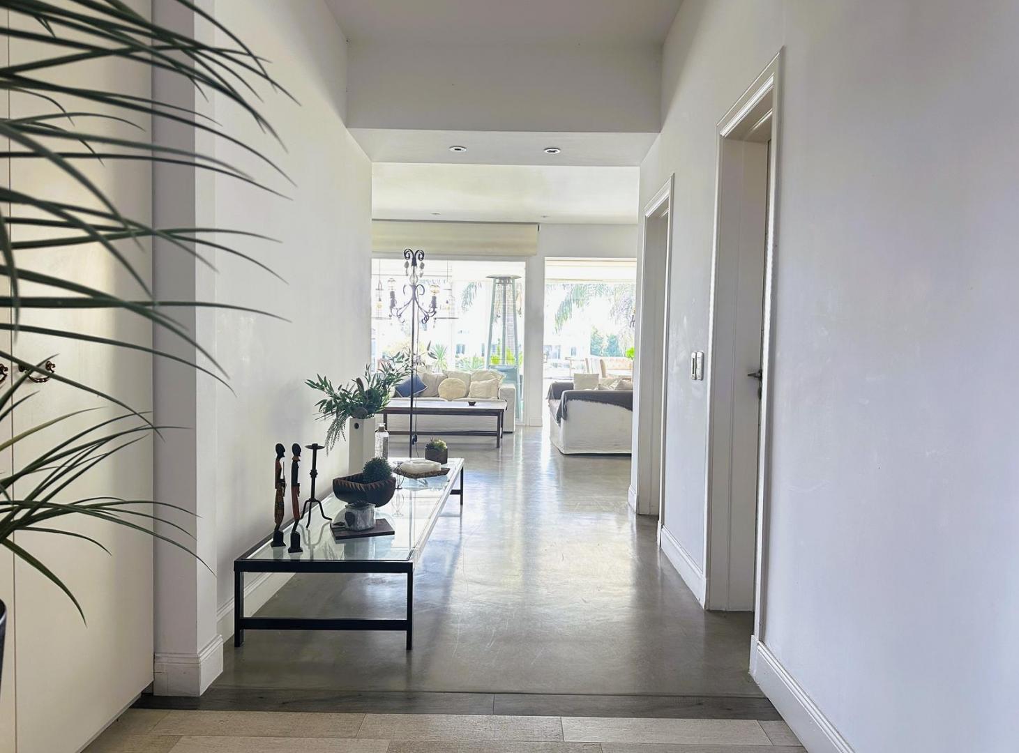 Foto de Venta | Casa con 5 dormitorios en lote a la laguna | Los Alisos, imagen 4