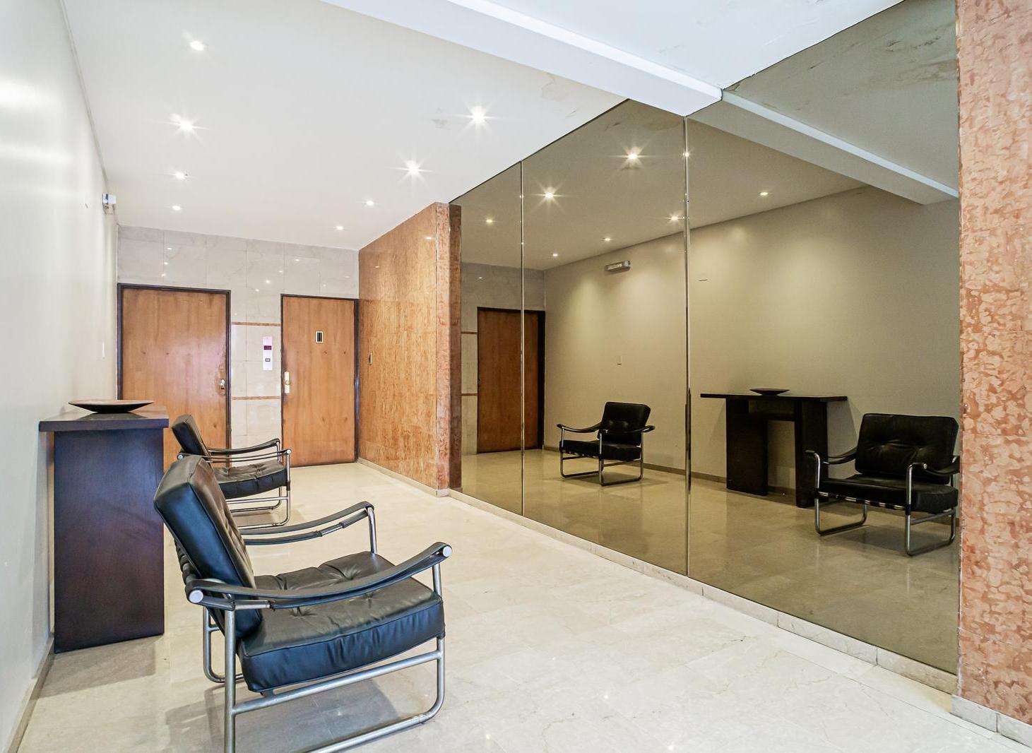 Foto de Excelente Departamento de 4 ambientes con dependencia, en el corazón de, imagen 4