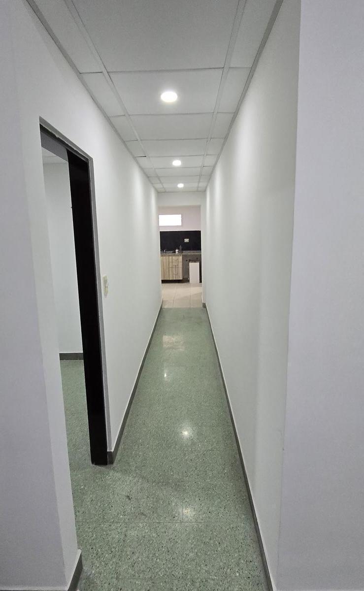 Edificio Comercial en Monte Castro 4