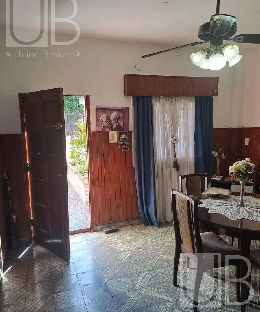 Casa 3 Ambientes con Jardín y Cochera 2
