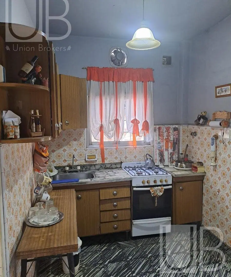 Casa 3 Ambientes con Jardín y Cochera 5
