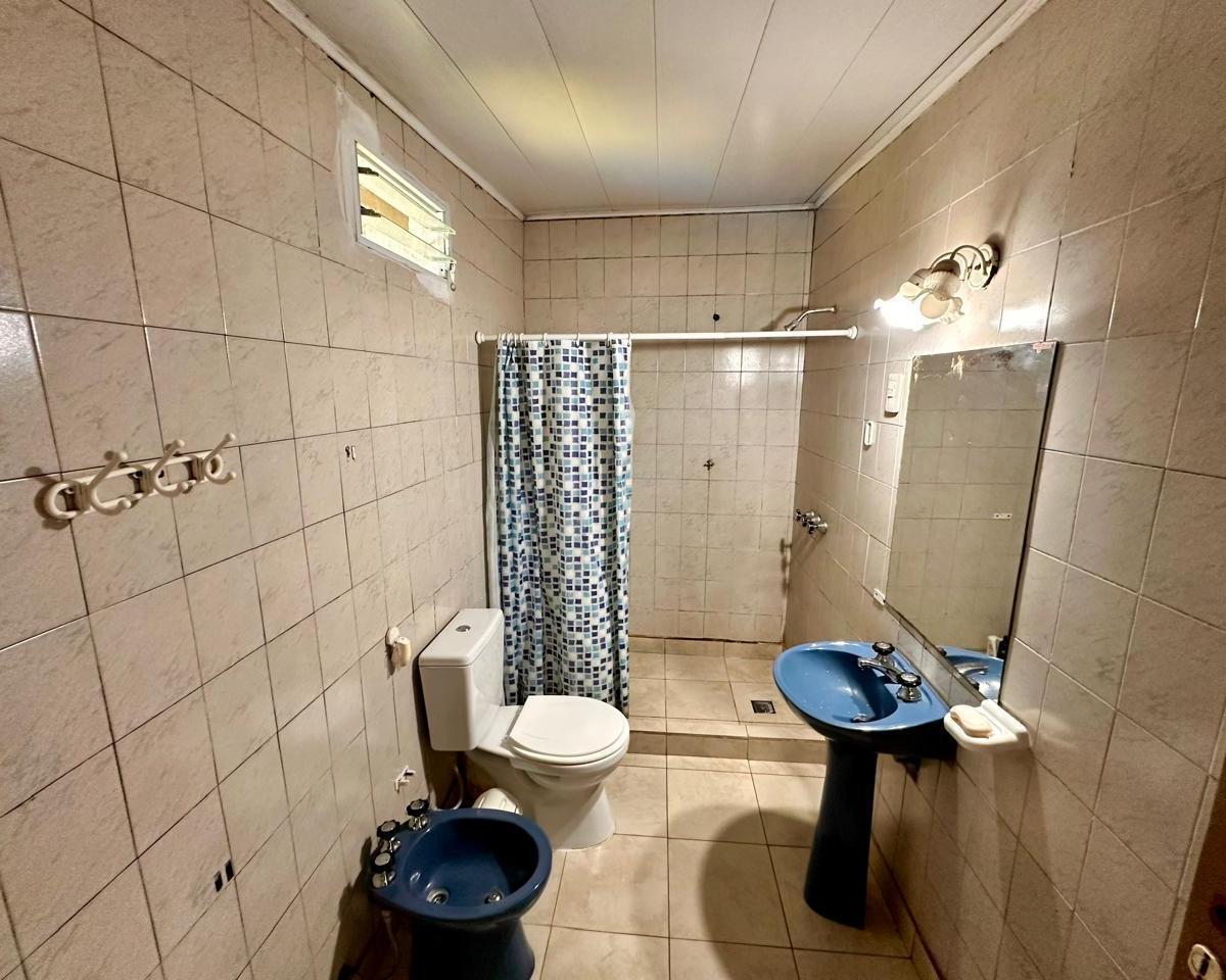 Casa en Husares al 1700. Ludueña. Hermoso Patio con césped