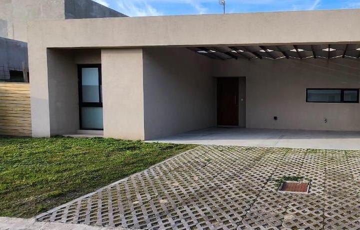 Casa en "Condominio DM", Barrio cerrado. Don Mateo Funes 2