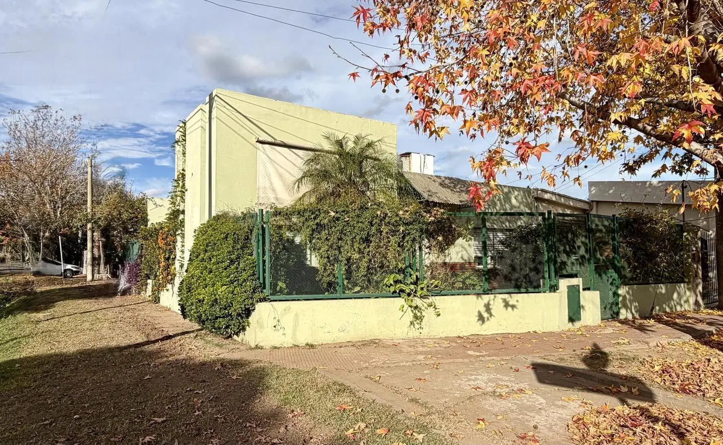 Casa en Fisherton Chaparro 703. Esquina 3 Dormitorios 2